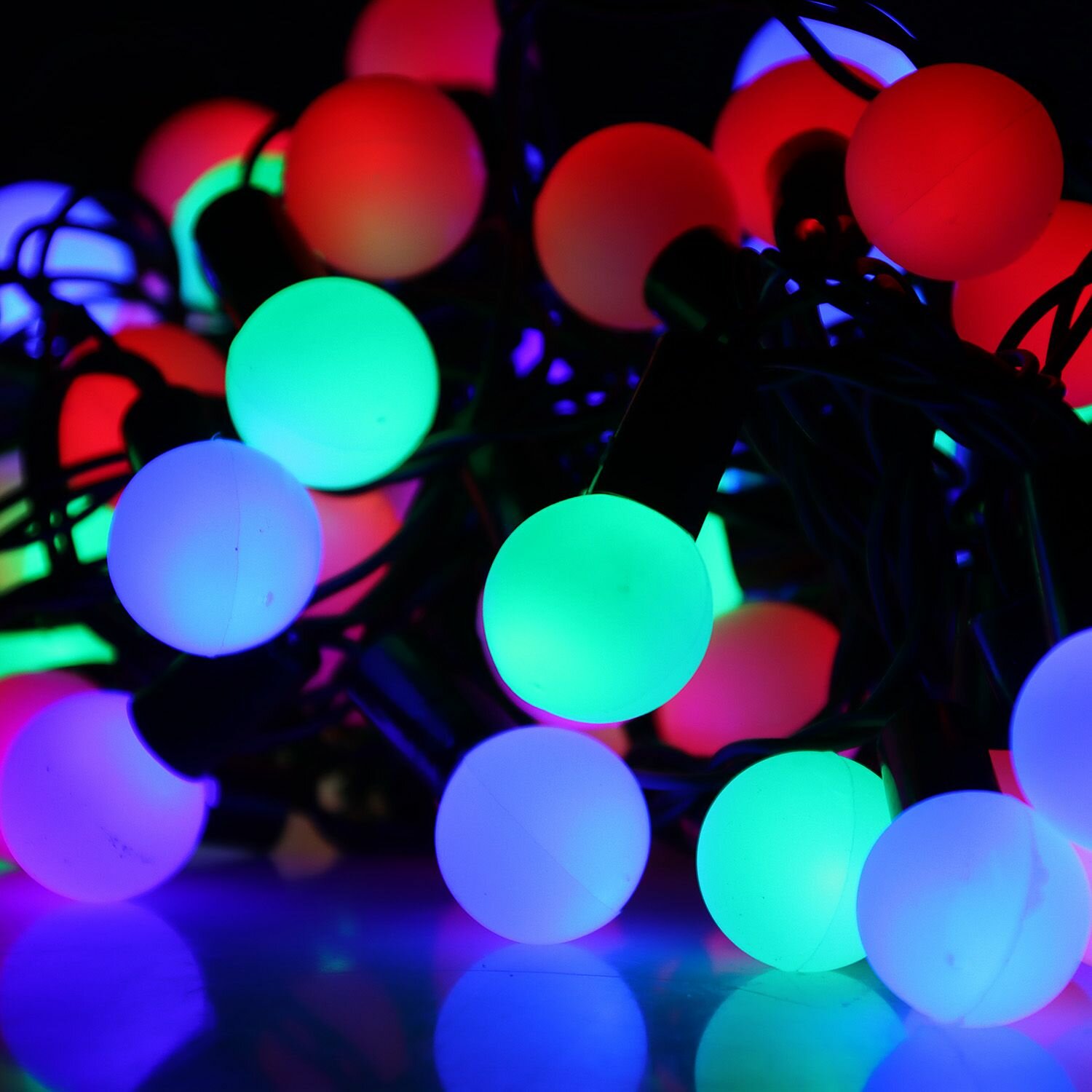Гирлянда  Шарики  2 5 см  свечение Мульти  темная нить  10 метров  100 ламп