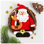 Набор для творчества - создай новогоднее украшение «Венок - Дед мороз с мешком подарков» - изображение