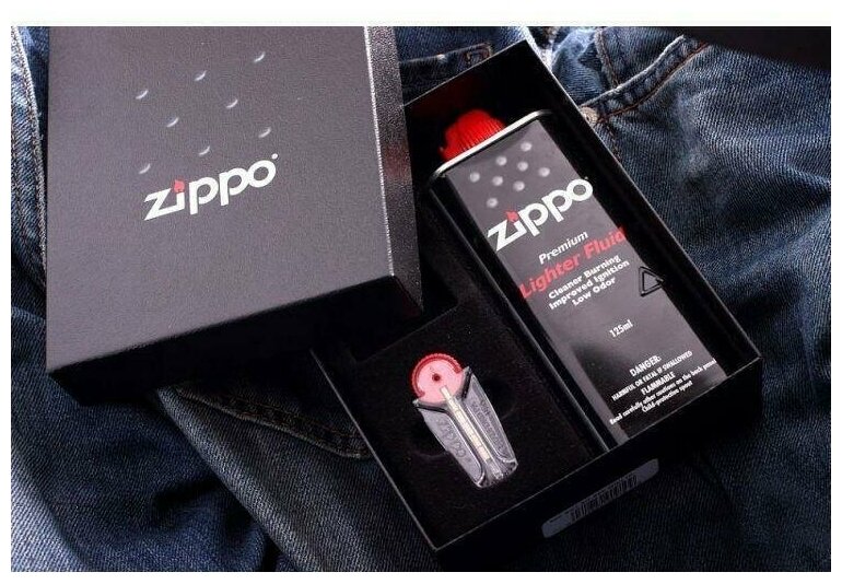 Подарочный набор ZIPPO ( Зажигалка ZIPPO 49698, чёрная, с покрытием Black Matte + кремни + топливо, 125 мл ) - фотография № 7