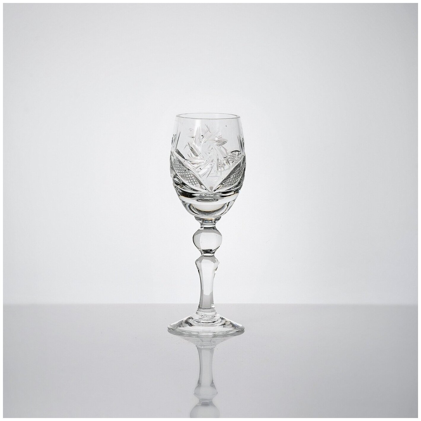 Хрустальные рюмки на ножке для водки, ликера, настойки и наливки, объем 35 мл. набор 6 шт. Неман 6701-1000/30