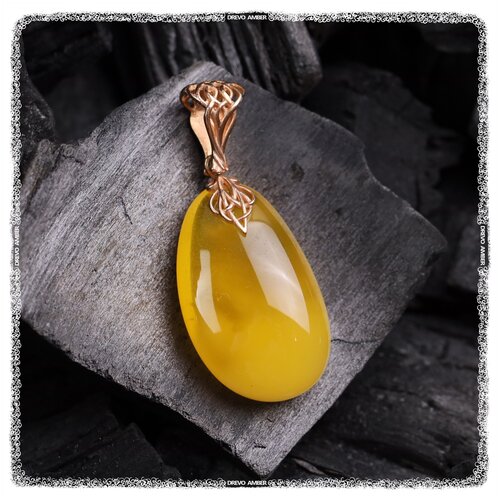 фото Подвеска с янтарем неправильной формы drevo amber