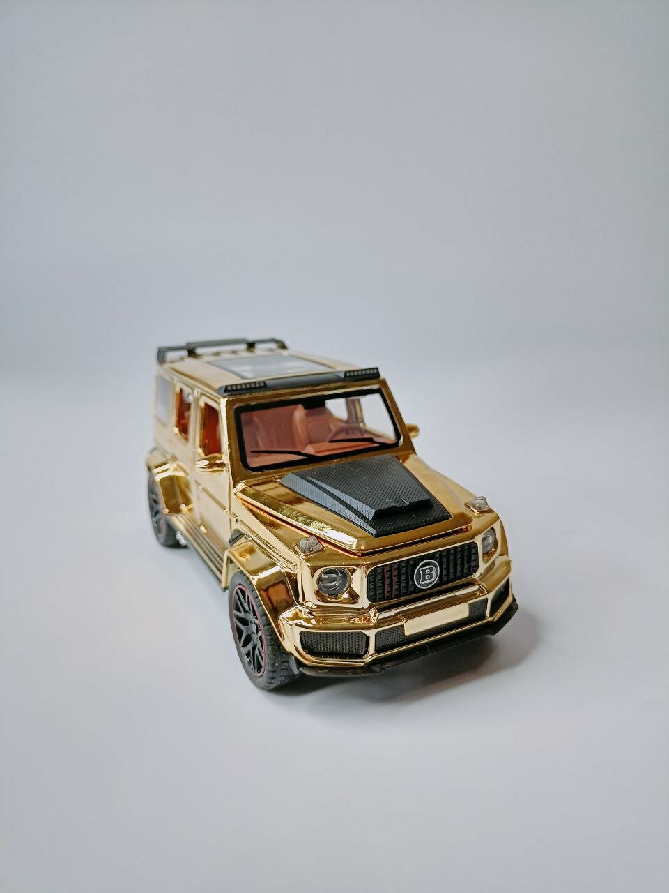 Модель автомобиля Mercedes-Benz G800 Brabus коллекционная металлическая игрушка масштаб 1:32 золотой