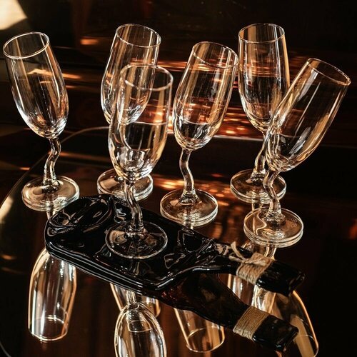 Подарочный набор - шесть бокалов для шампанского и блюдо (менажница) из зеленой винной бутылки серии Хмельное стекло