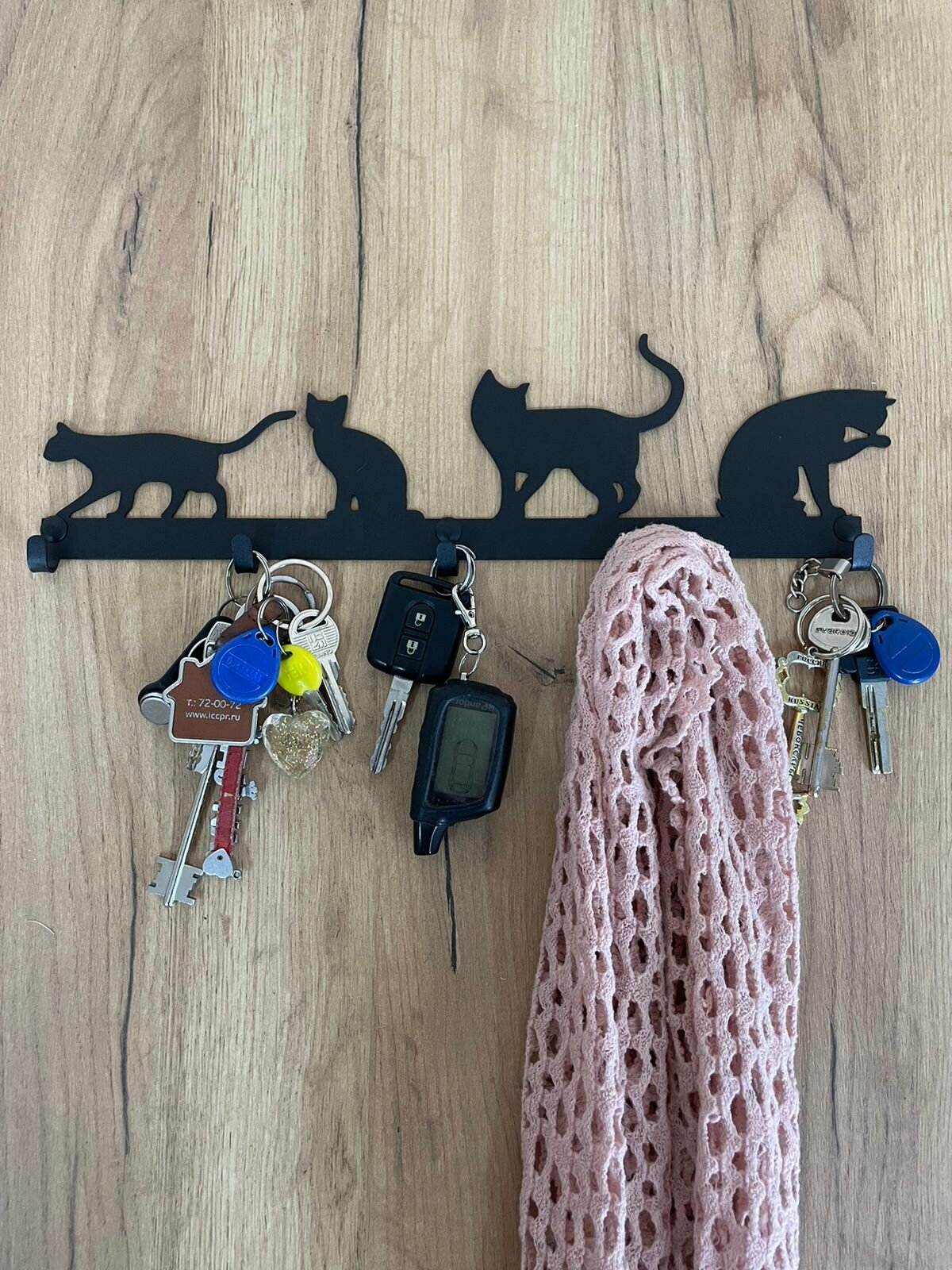 " Вешалка" - металлическая вешалка с 5 крючками для одежды