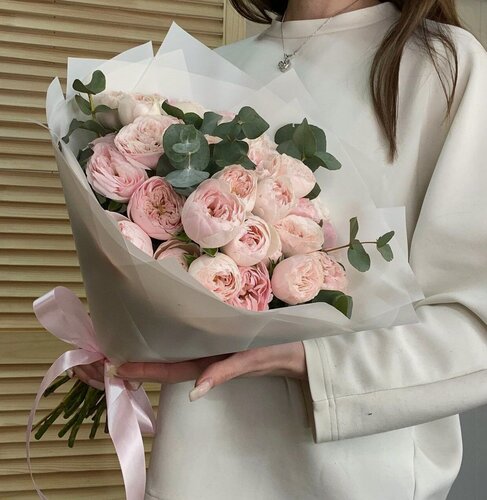 Изображение товара Букет VER.FLOWERS "Мэнсфилд Парк", пионовидная роза, с эвкалиптом
