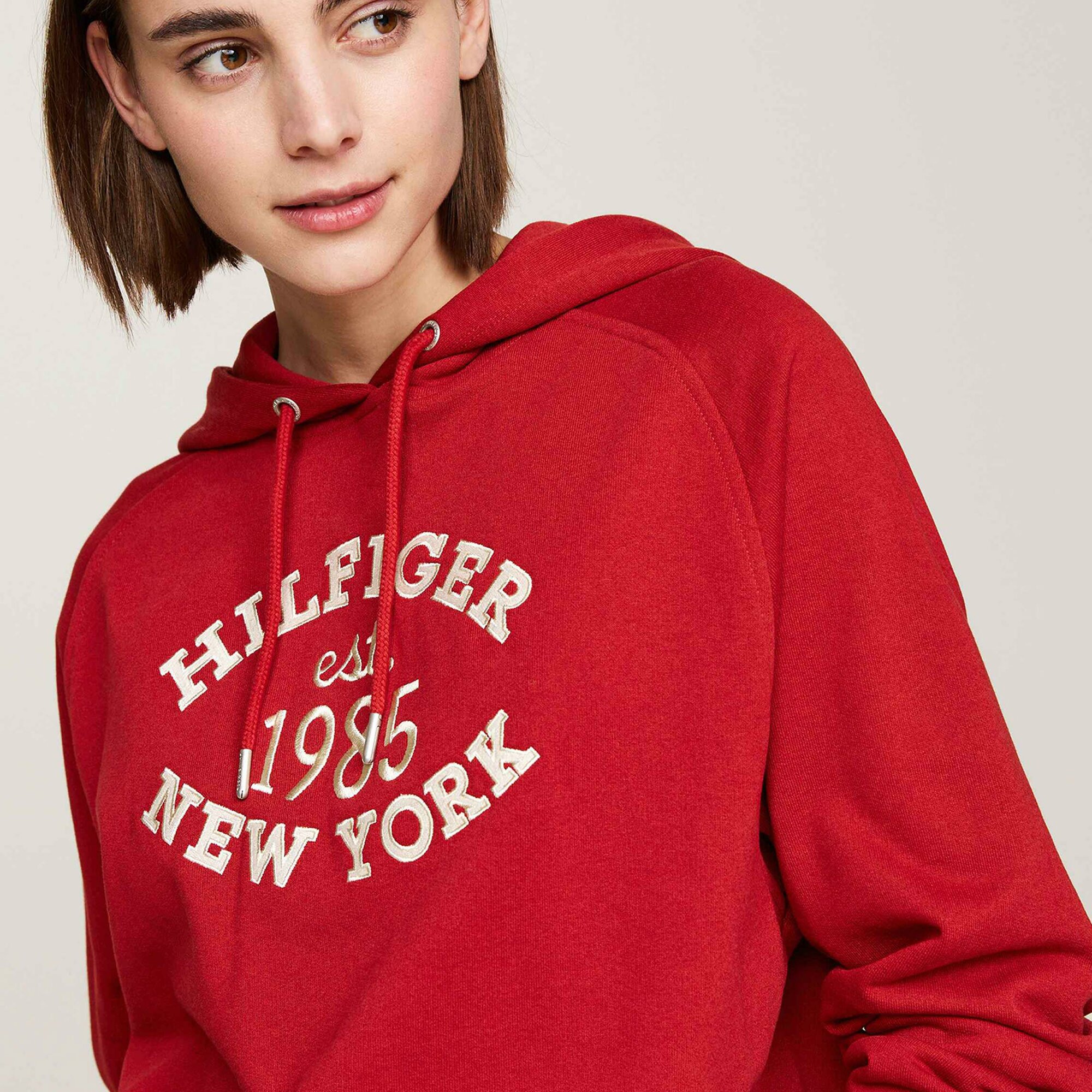 Худи TOMMY HILFIGER Varsity Logo Embroidery Hoody, размер M, , красный — фото 1