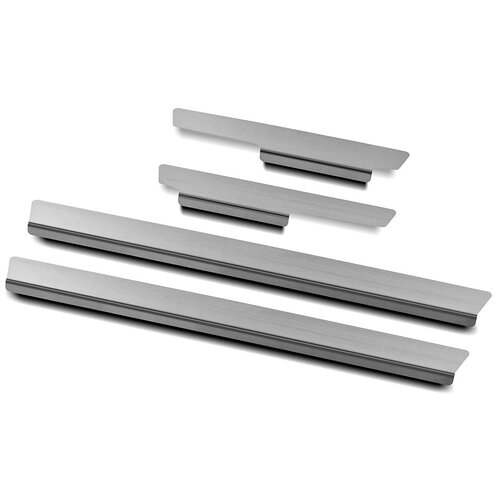 Накладки на пороги russtal (нерж., шлиф) на автомобиль TOYOTA CAMRY 2018-