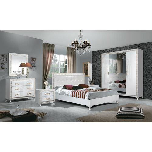 Спальня ДАНА 4 производство Белоруской фабрики в стиле классика. Фасады обрамлены золотым багетом.