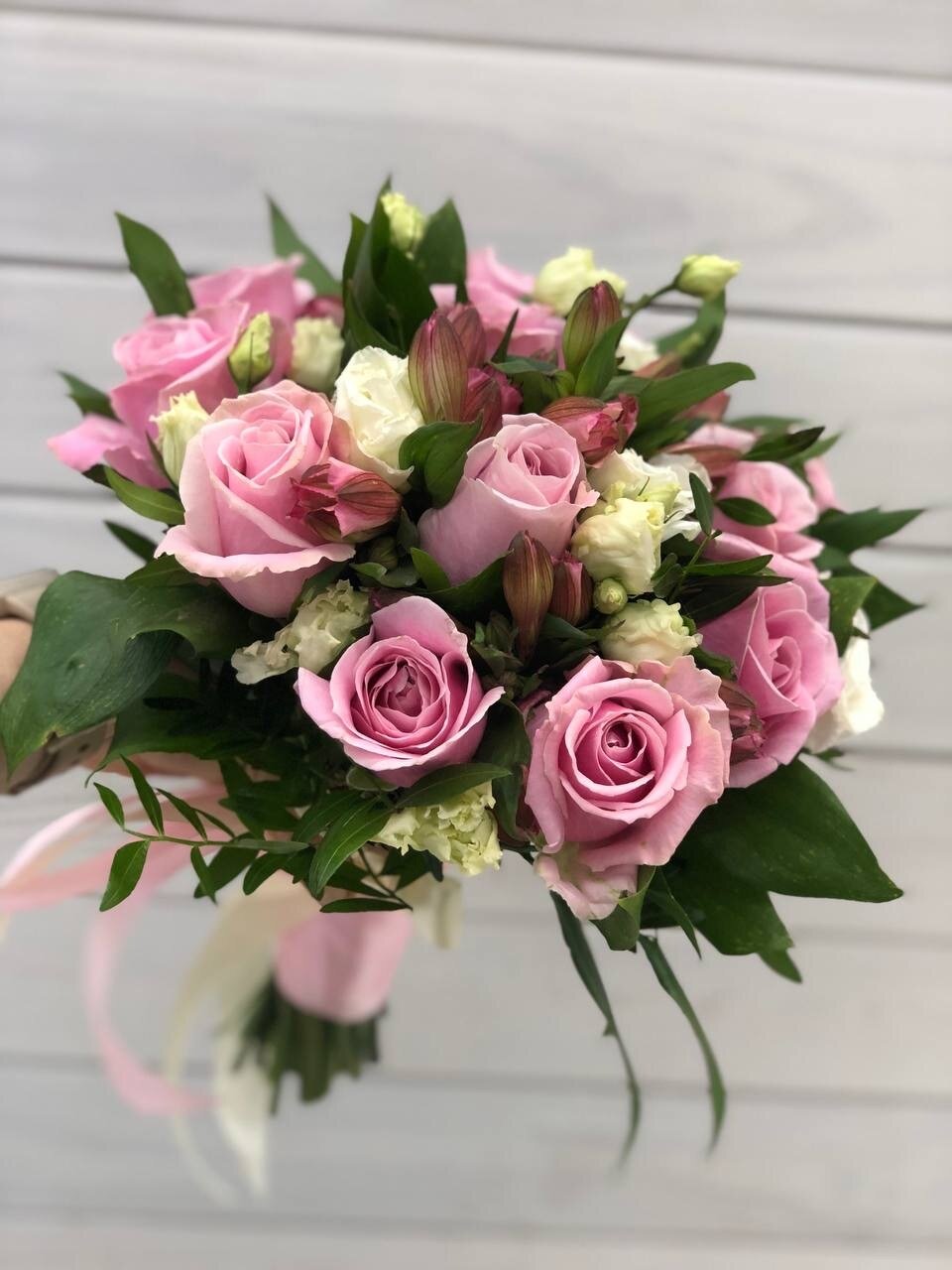 Букет невесты из розовых роз «Розовое вино» - S (до 30 см)