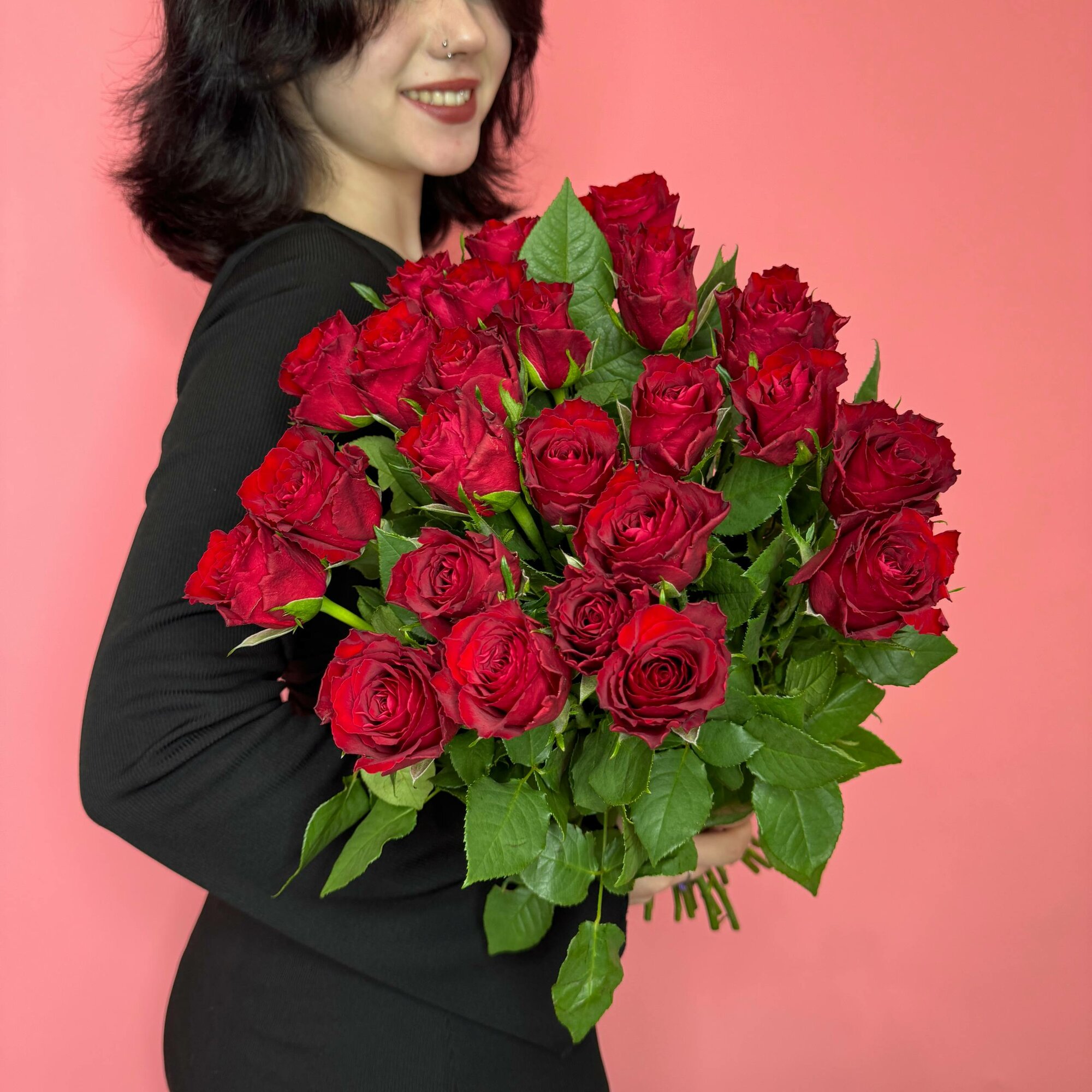 Букет под ленту из 25 голландских красных роз