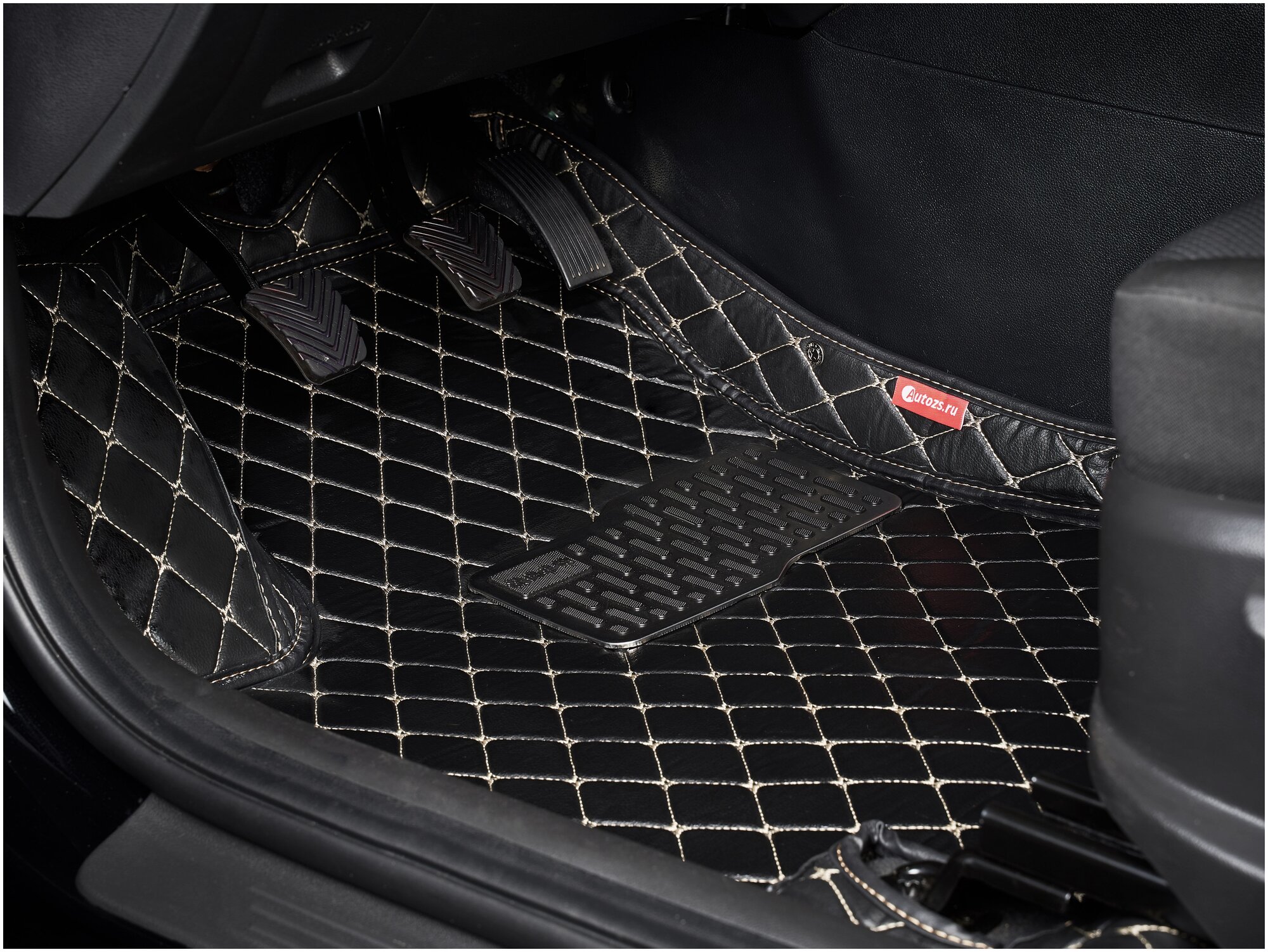Кожаные 3D коврики Autozs Premium для Volkswagen Passat B8 (2014+) черные с бежевой строчкой / Фольксваген Пассат В8 (2014+) 3Д ковры в автомобиль