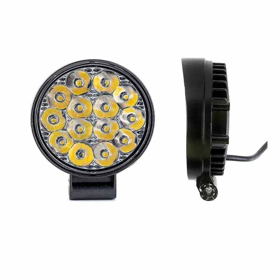 Фара светодиодная дополнительная 14 LED 42W 10-30V 83*83*22 дальний