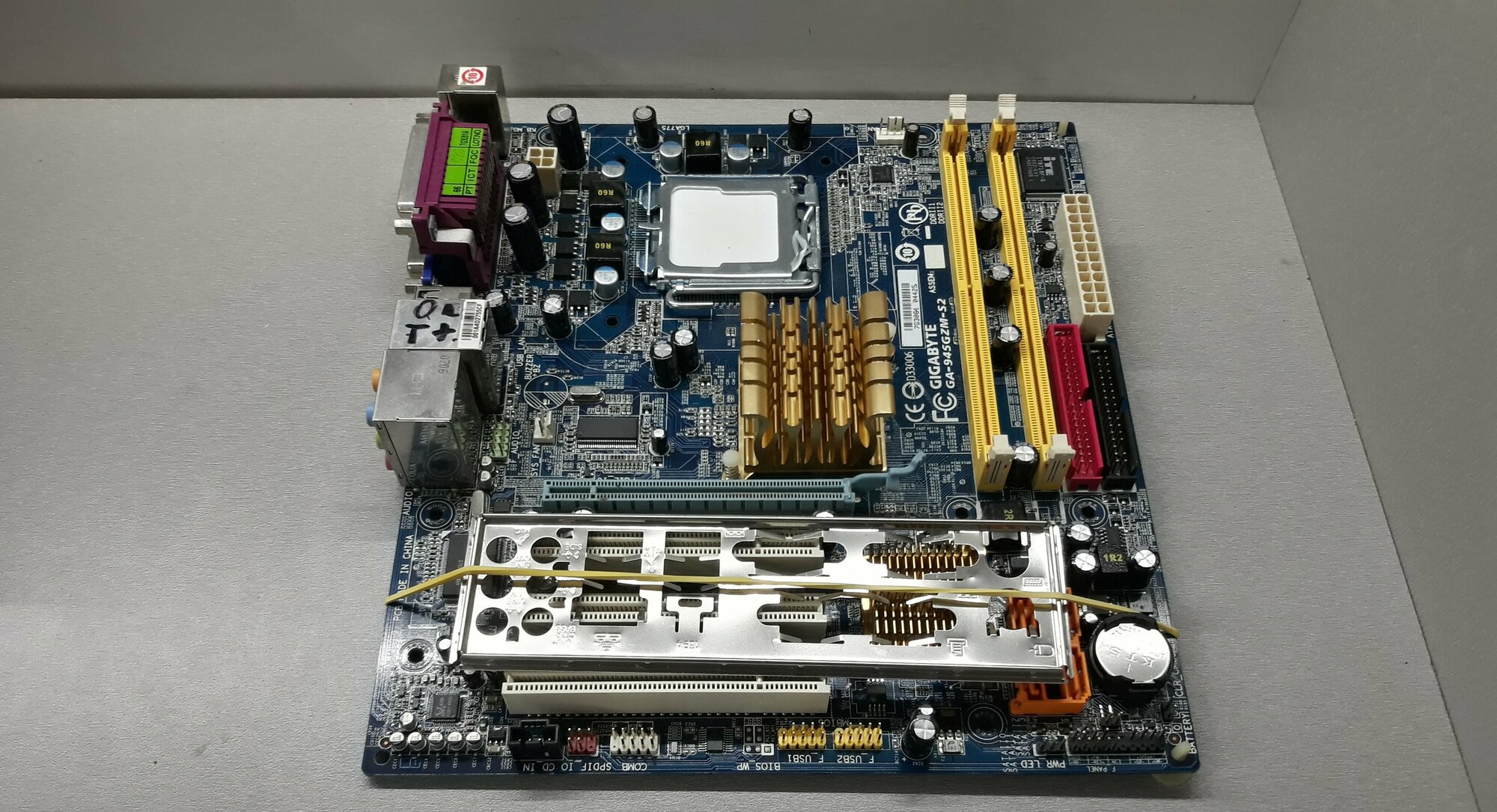 Материнская плата Socket 775 Gigabyte GA-945GZM-S2 Rev3.0,