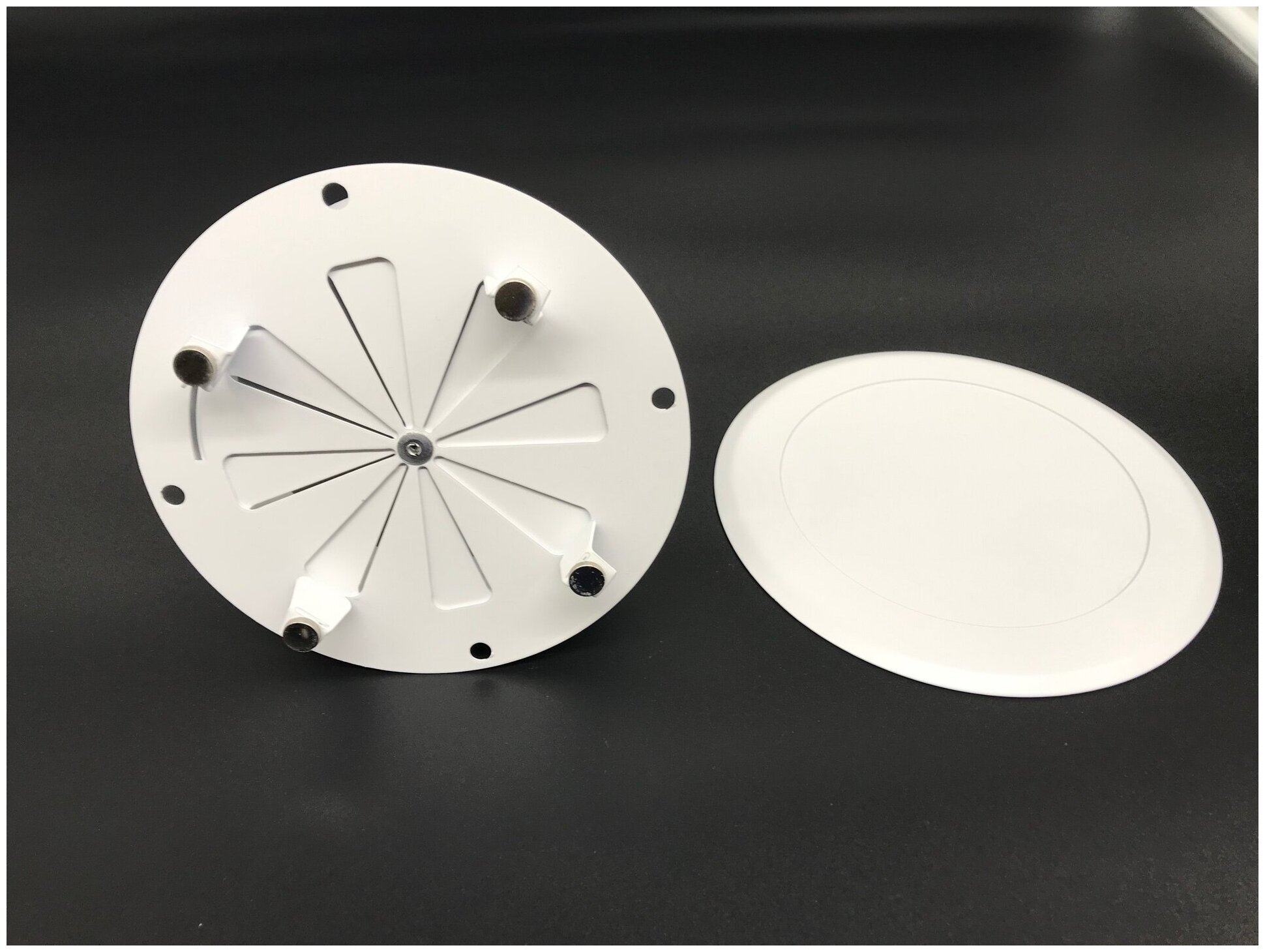 Диффузор приточно-вытяжной на магнитах регулируемый ДК-100 круглый металлический белый - фотография № 4