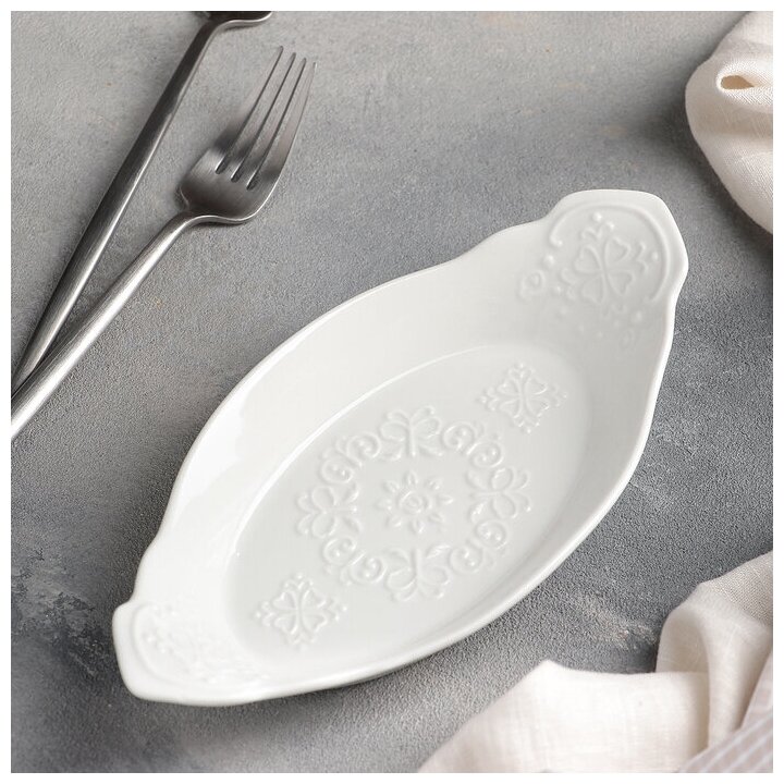 Блюдо керамическое сервировочное овальное «Луиза», 22,5×11,5 см, цвет белый - фотография № 1