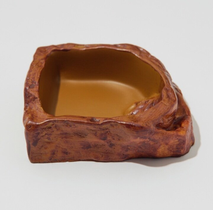 Миска NOMOYPET "Камень" малая квадратная 8*7*2,8 см, ц. коричневый - фотография № 1