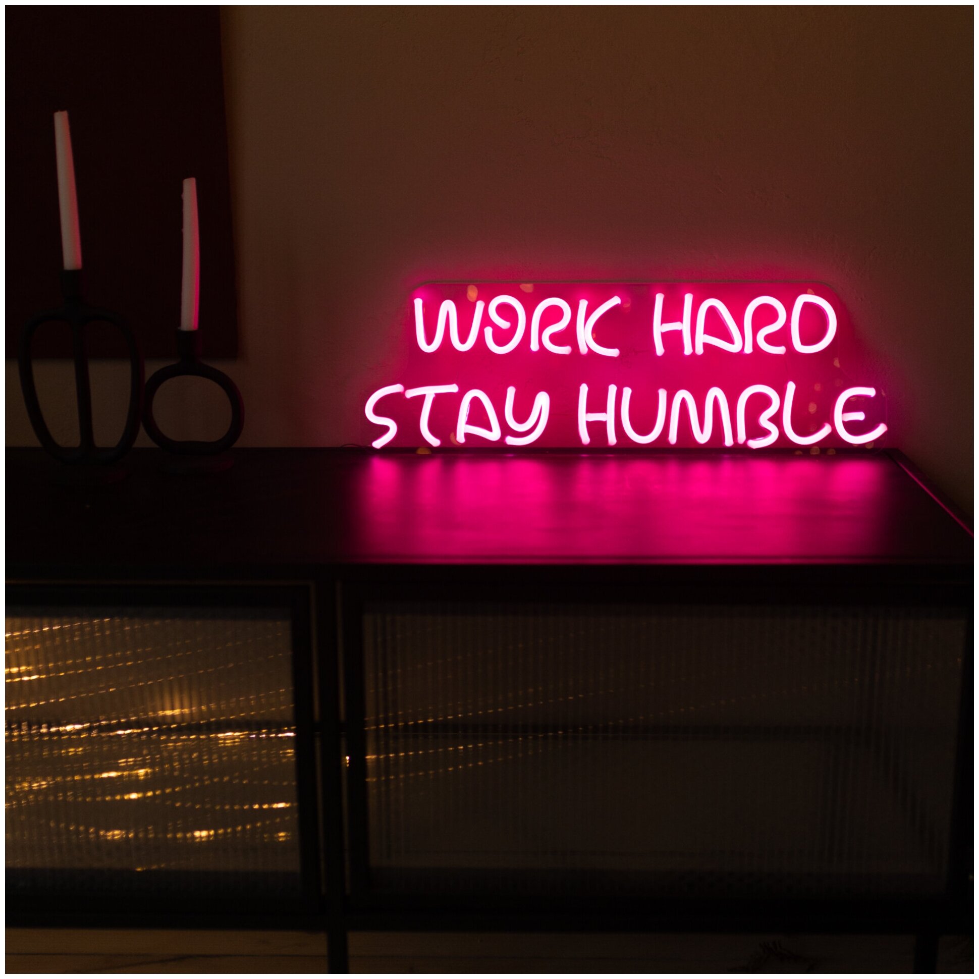 Табличка неоновая work hard stay humble, 67х23 см