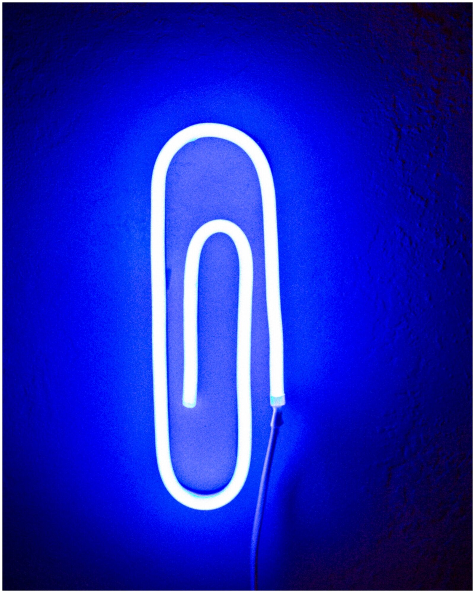 Светильник светодиодный неоновый Elmarto Скрепка, 25х7 см, синий