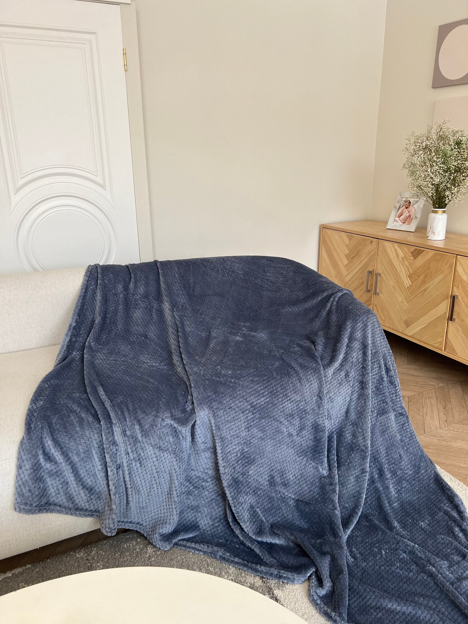 Гладкий плед евро голубой 200х220 см, покрывало велсофт для кровати/ дивана /кресла. - фотография № 6