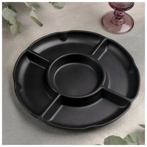 Менажница Чёрный Восток 252525 см диаметр центрального отсека 11 см цвет чёрный 1905₽