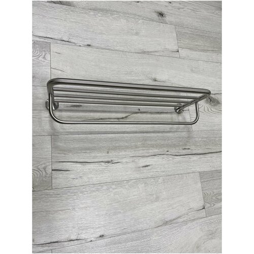 Полка для ванной комнаты с держателем для полотенец полированная матовая