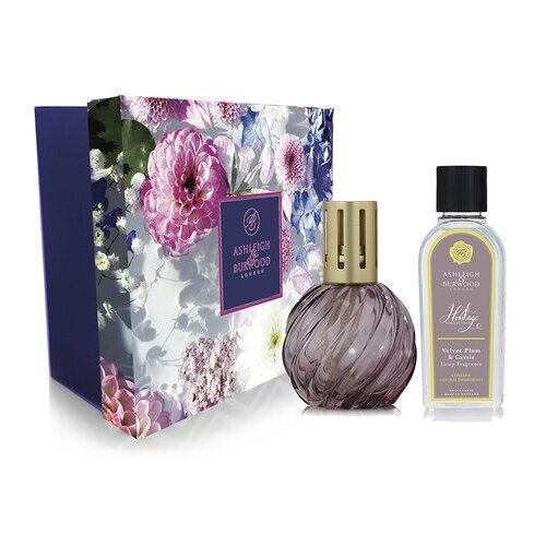 фото The heritage collection - подарочный набор аромалампа "spiral glass фиолетовая" и аромат "бархатная слива и черная смородина" 250 мл ashleigh&burwood
