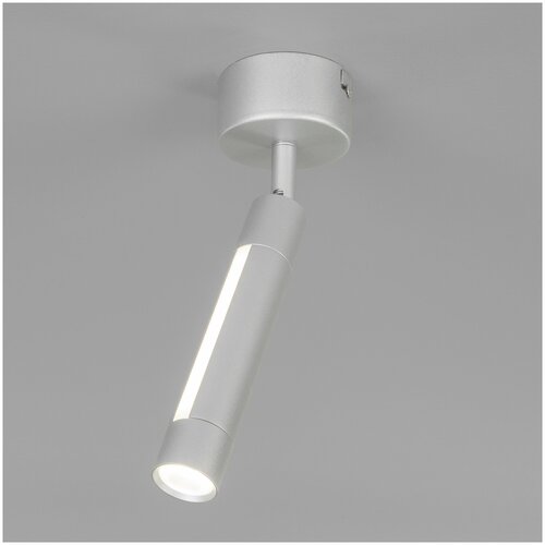 Спот / Настенно-потолочный светодиодный светильник с поворотным плафоном Eurosvet Strong 20084/1 LED, 4200 К, 7 Вт, цвет серебро