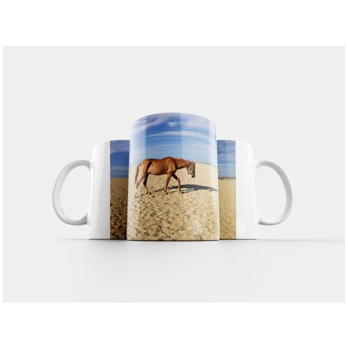 фото Кружка "заброшенная лошадь, пляж пустыня, голод" 320 мл lotsprints
