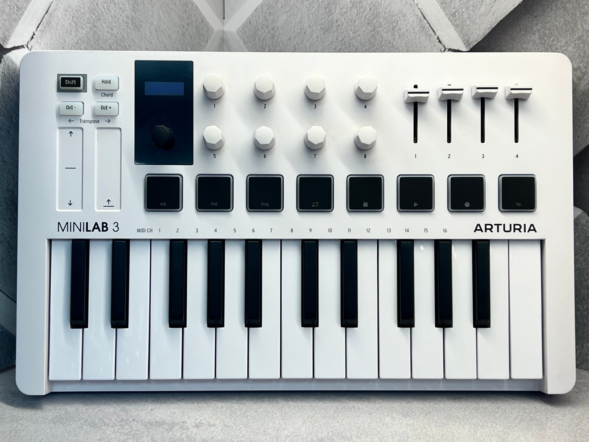 Arturia MiniLAB 3 MIDI-клавиатура, пэд-контроллер, 25 клавиш