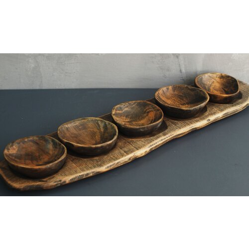 Набор деревянных тарелок на подставке