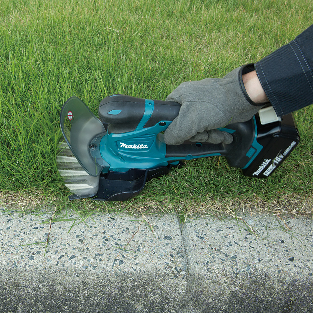 Makita DUM604Z 6 18