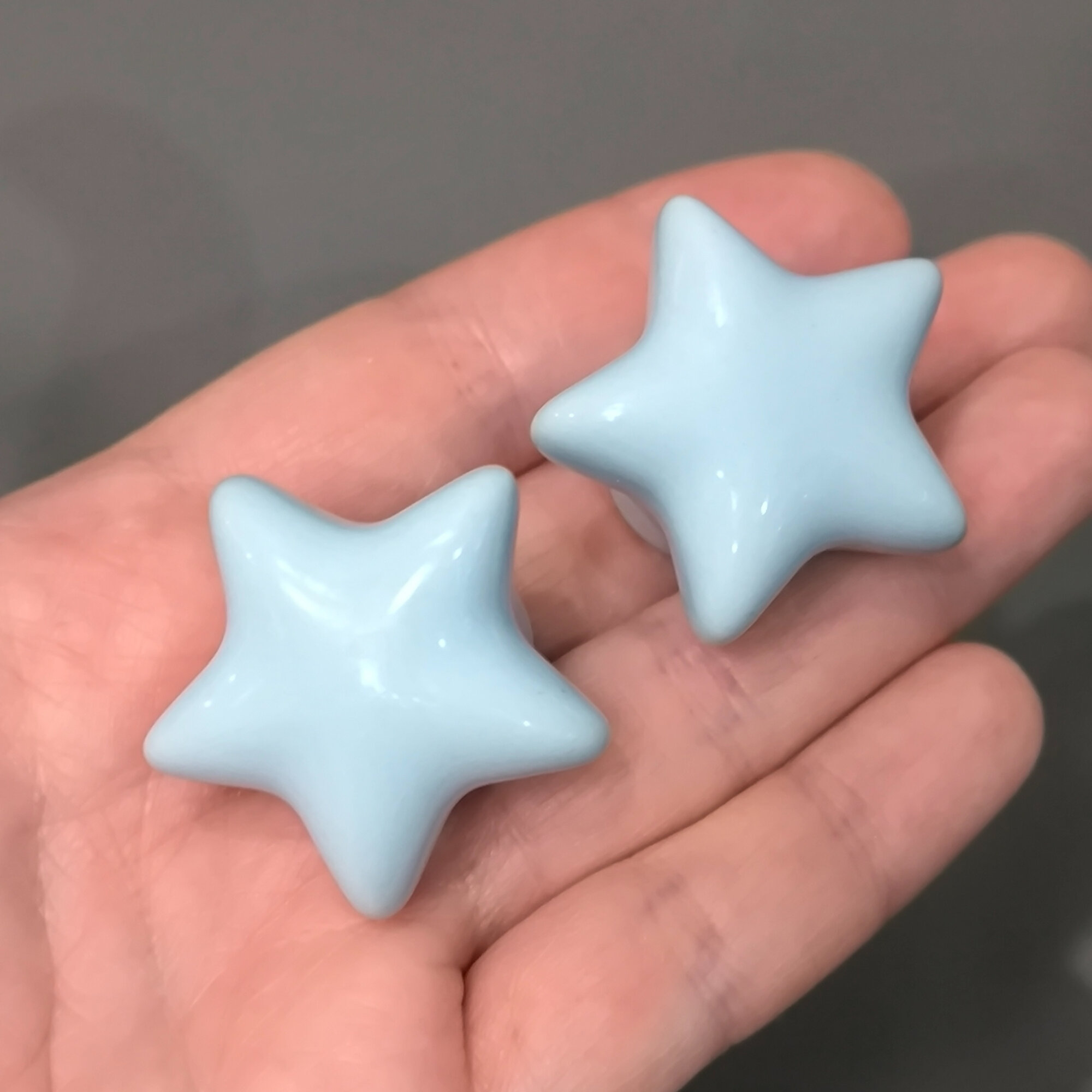 Фурнитура Для Мебели 2 шт Ручка-кнопка для детской мебели из керамики, розовое сердечко , болты крепления в комплекте