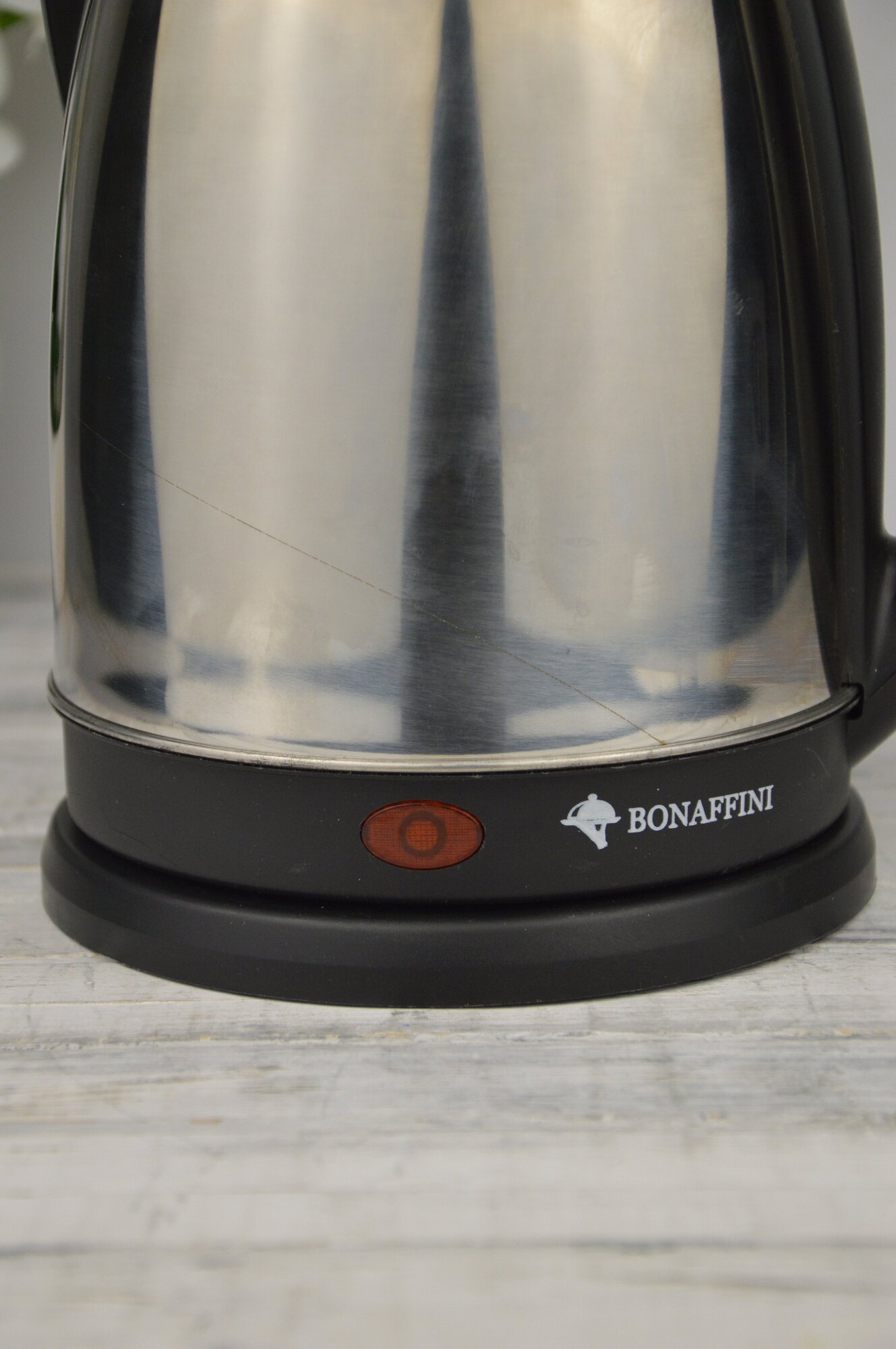 Электрический чайник Bonaffini ELK-0008, 1,8л, 1500 Вт, диск, металл / электрочайники - фотография № 10