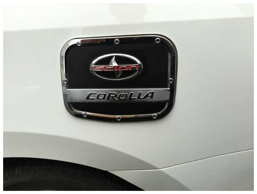 Накладка на крышку бензобака Toyota Сorolla (2012-2016)