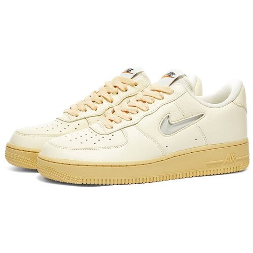 Кроссовки женские Nike W Air Force 1 '07 LX, артикул: DO9456-100, цвет: Coconut Milk, размер: 8 US (39 RU)