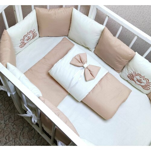 Бортики в кроватку для новорожденных с вышивкой