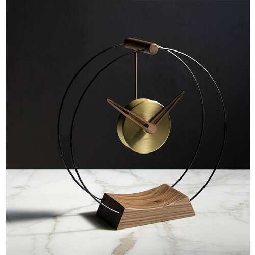 Часы Nomon MINI Aire (основание - фиберглас/стрелки орех/центр -латунь). D=26см, H=30см, W=9см