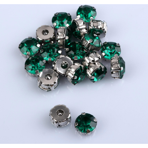 Стразы пришивные в оправе круг 10мм А6 зеленый 3605026 270₽