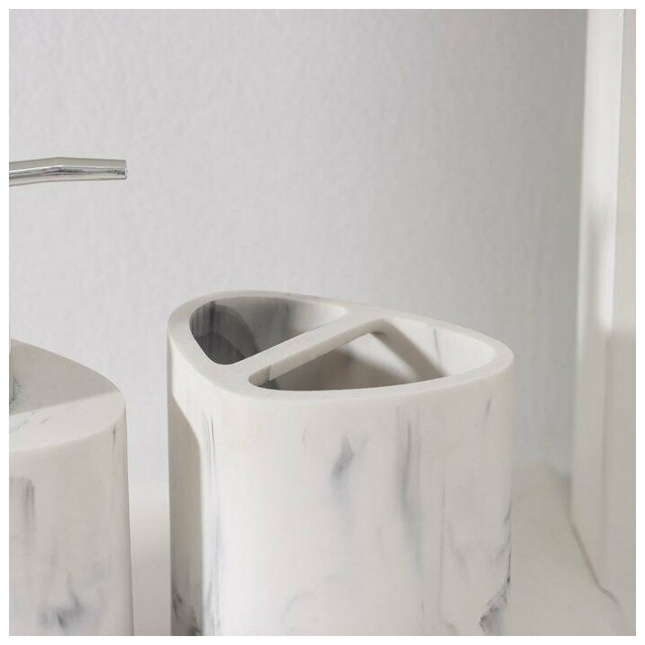 Набор аксессуаров для ванной комнаты "Мрамор", 3 предмета (мыльница, дозатор 230 мл, стакан), пластик, полирезин, керамика, цвет белый, 750 г (1 шт.) - фотография № 2