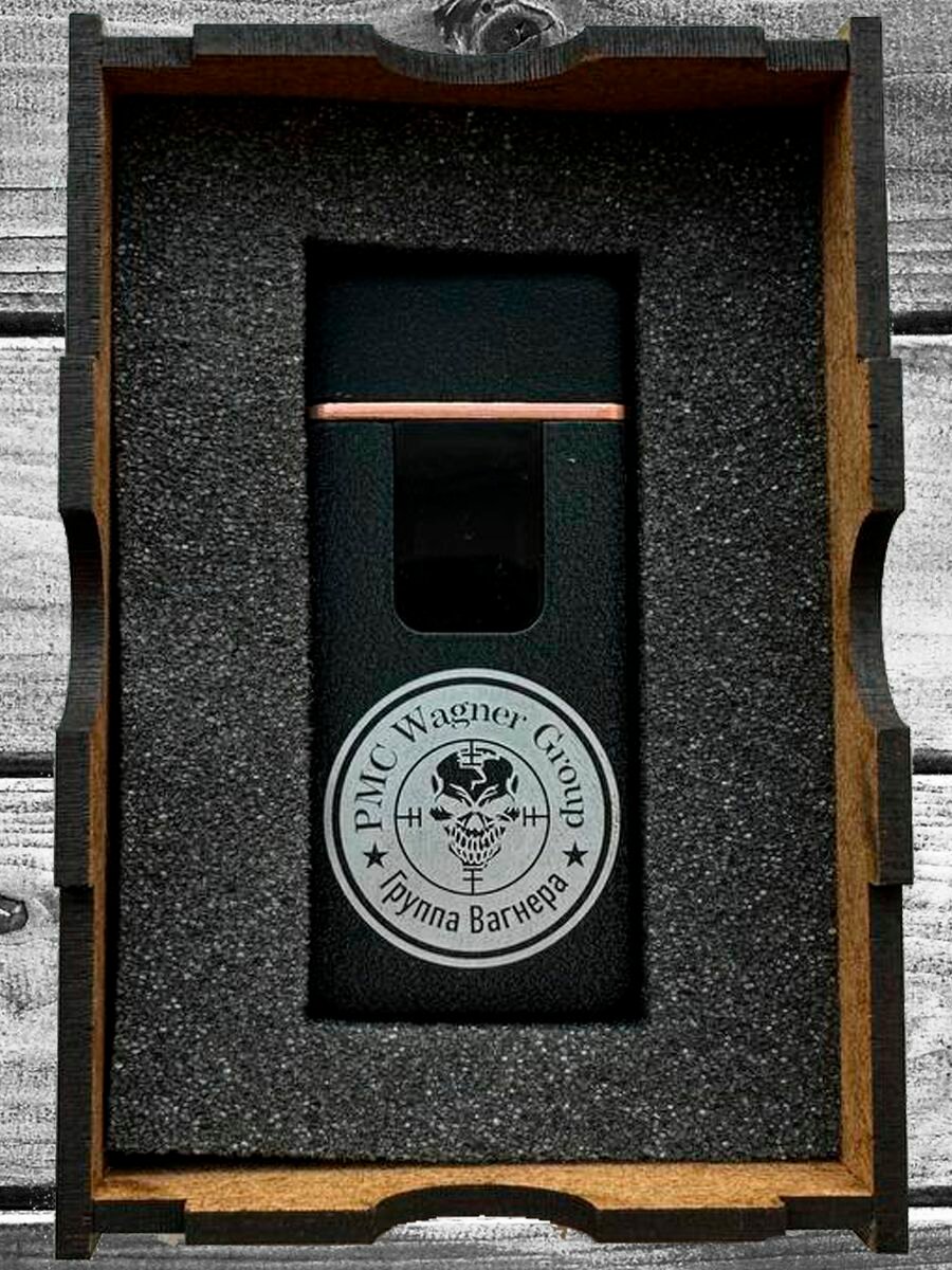 Подарочный набор в деревянной коробке ЧВК Вагнер, All inclusive, USB зажигалка 26 - фотография № 4
