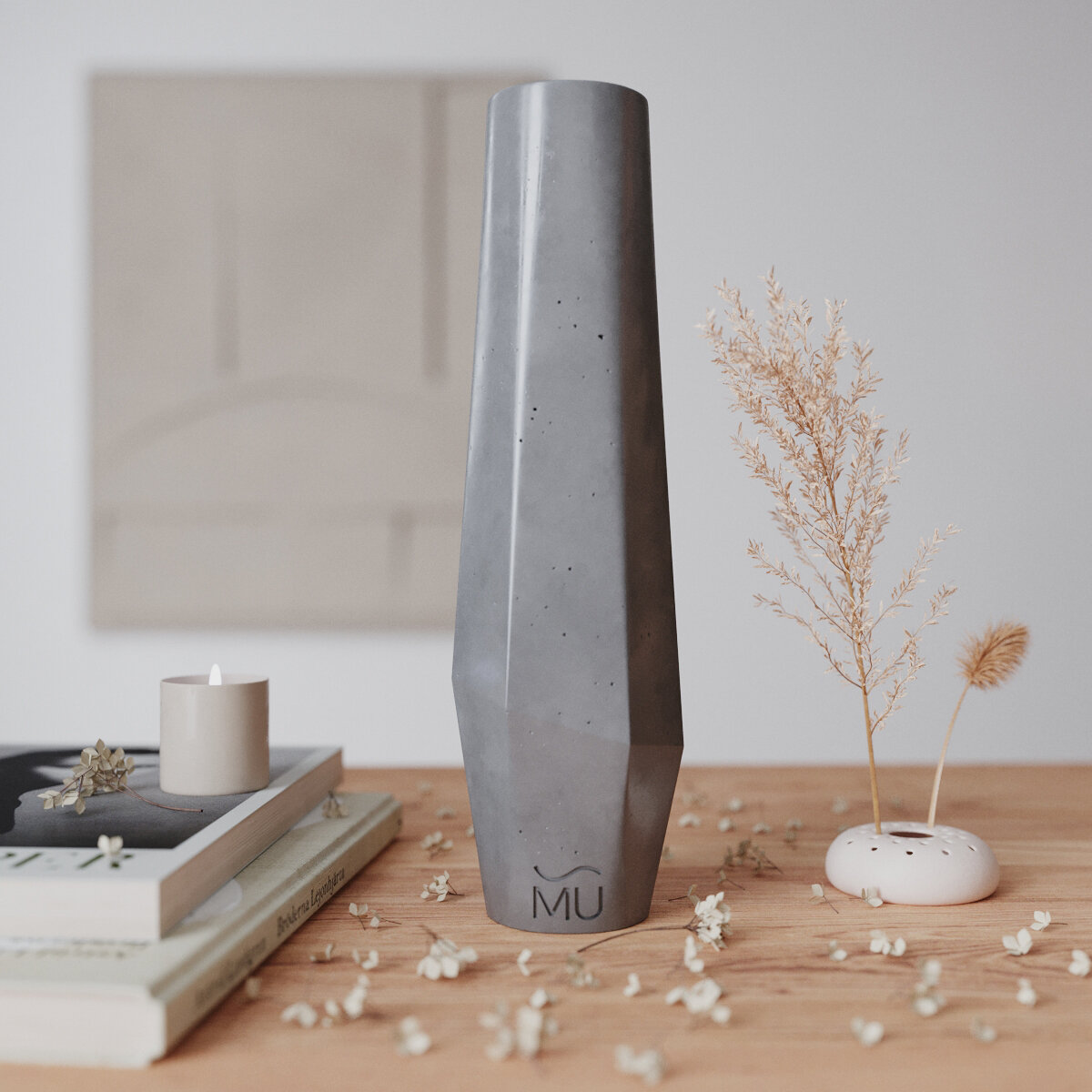 Декоративная ваза для сухоцветов Megan M, 30 см, бетон, серая глянцевая