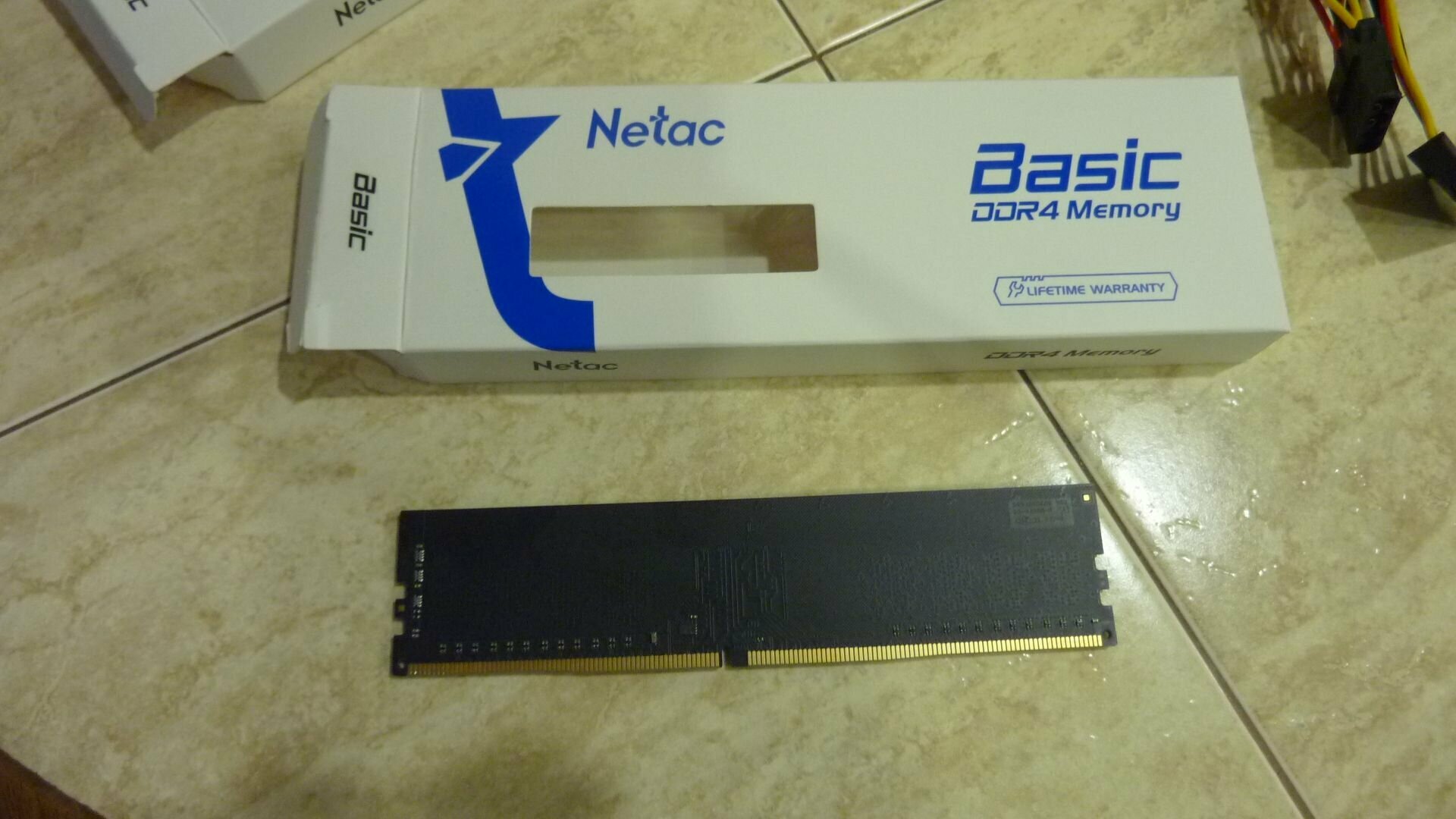 Netac Basic DDR4-2666 4Gb (NTBSD4P26SP-04) - фото №9