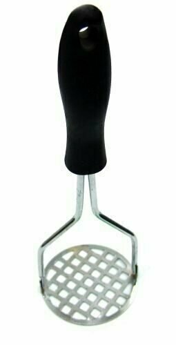 фото Картофелемялка из нержавеющей стали с пластиковой ручкой.