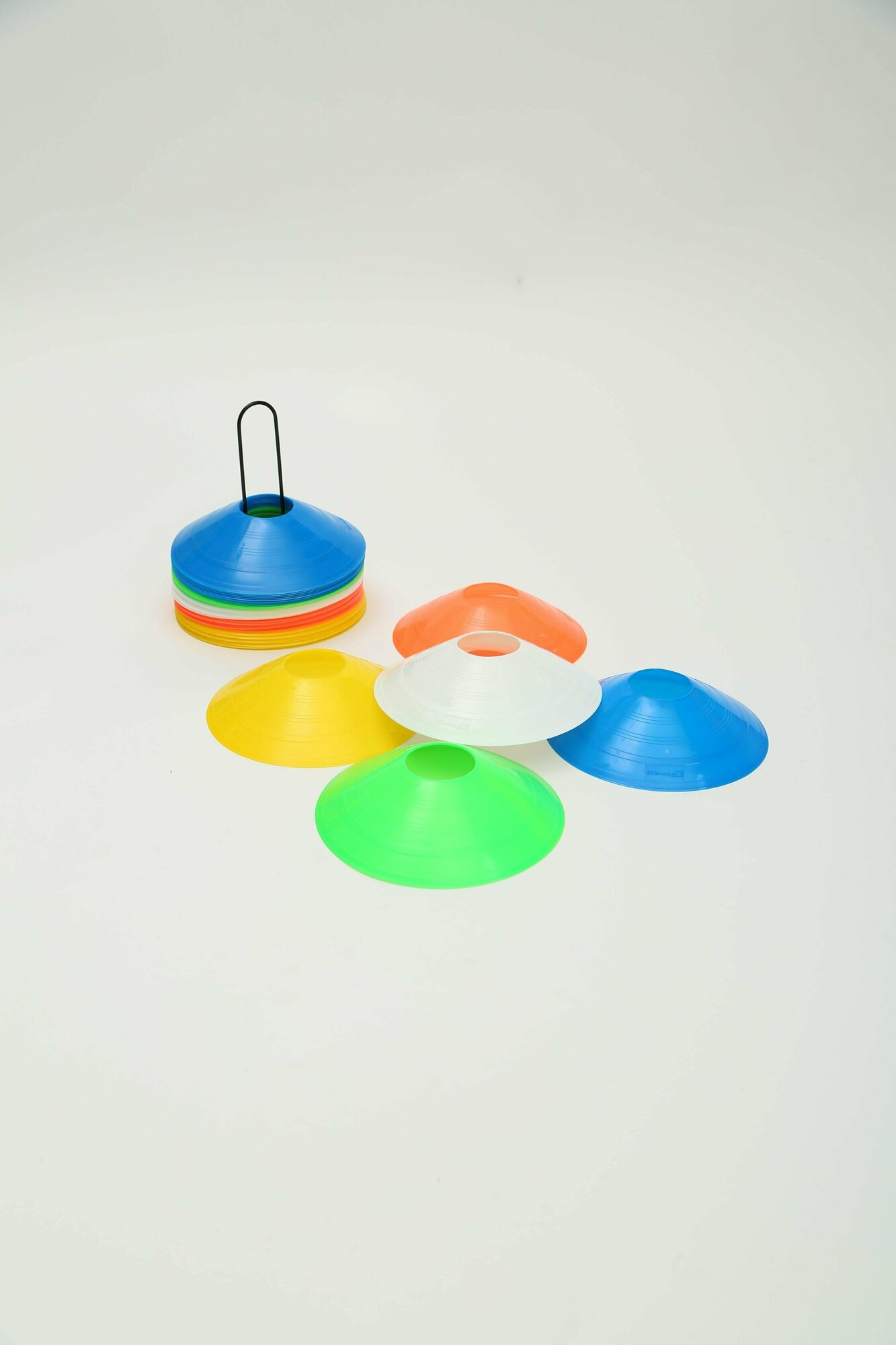 Набор фишек для разметки поля с подставкой разноцветные Mdbuddy - MD1341