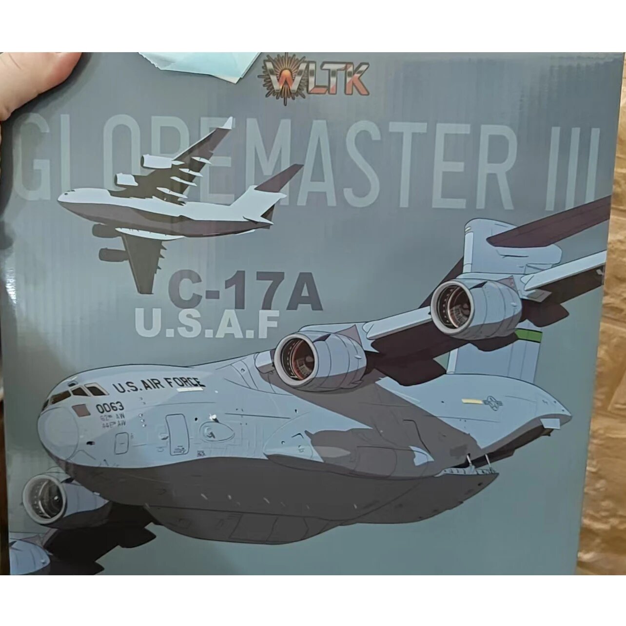 Модель самолета C-17 Globemaster III 1:200, цвет A