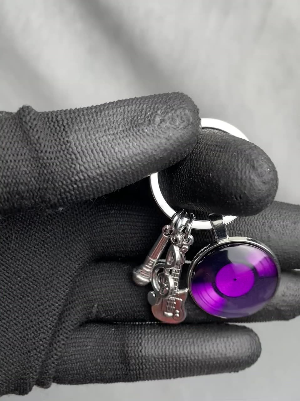 Брелок remove, фиолетовый/черный — фото 1