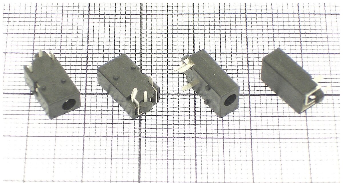 Разъем питания для планшета №14 (0.7х2.5мм)