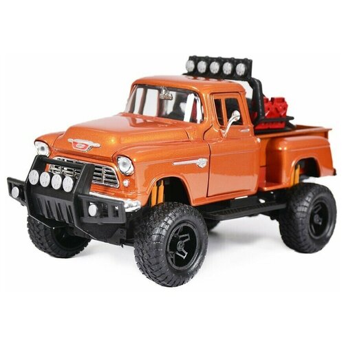 Модель машины Motormax Off-Road Truck - 1955 Chevy 5100 Stepside 1:24