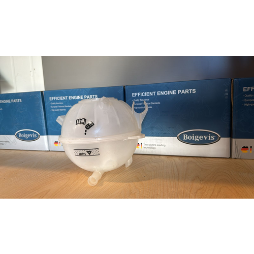 Бачок расширительный VAG