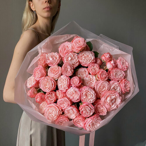 Изображение товара Букет из премиальных пионовидных кустовых роз в авторском оформлении, Veresk 325